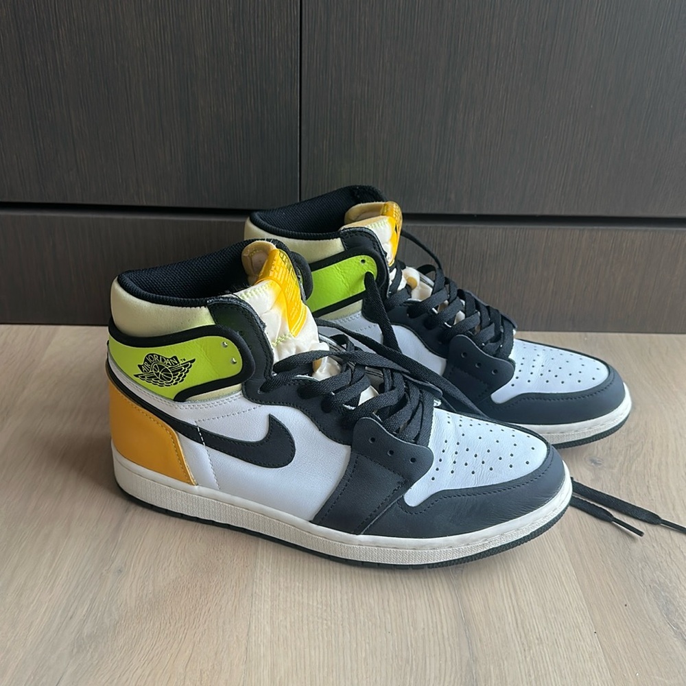 Men’s Nike Jordan 1 “neon volt”